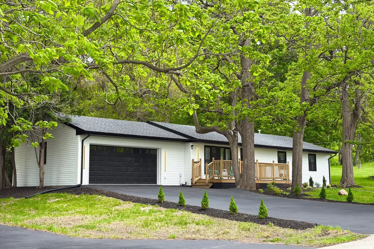 35W302 PINELANDS RD, St. Charles, IL 60174