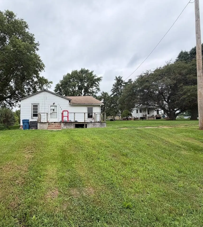 105 W Lincoln AVE, Arlington, IL 61312