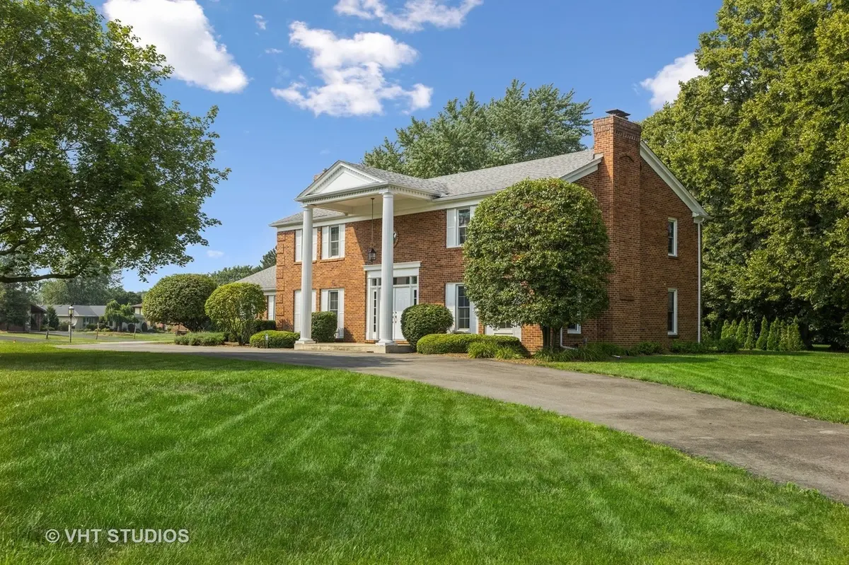 24639 S Willow Brook TRL, Crete, IL 60417