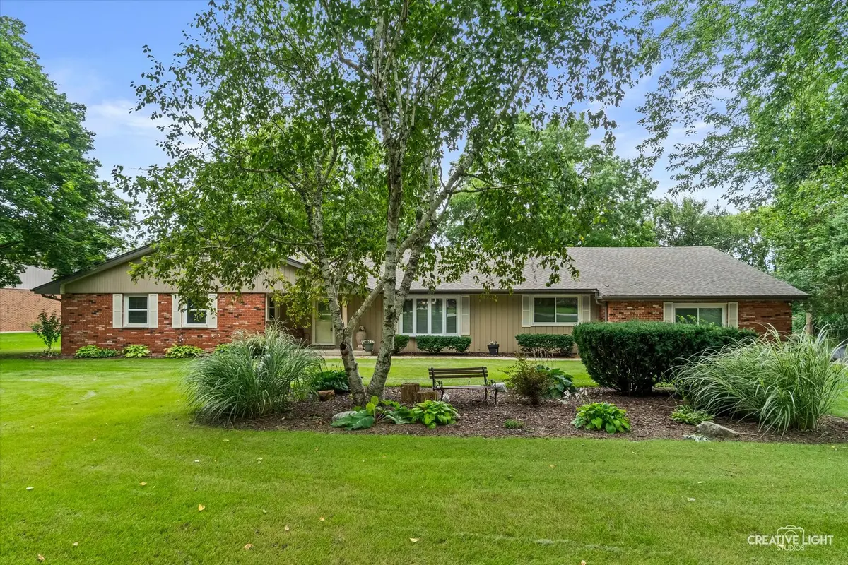 120 Riverview CT, Oswego, IL 60543