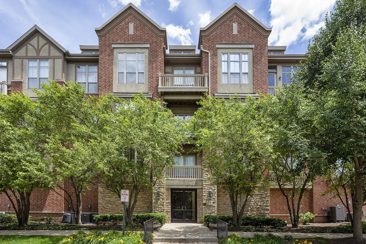 1781 Tudor LN #204, Northbrook, IL 60062