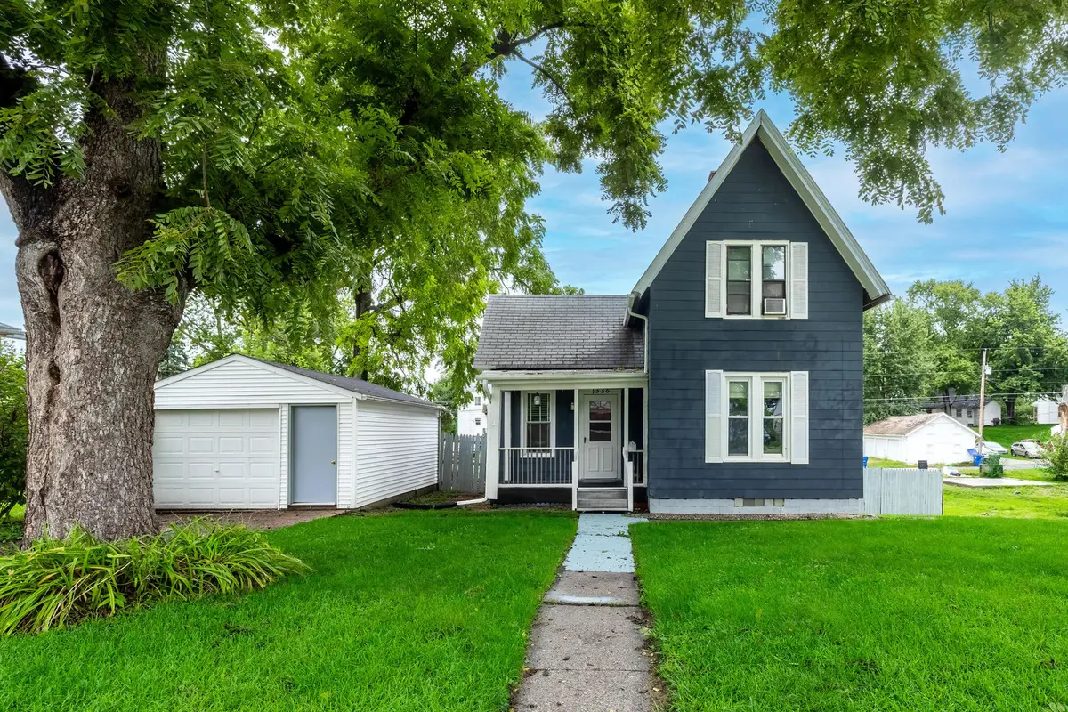 1550 W 15th ST, Davenport, IA 52804