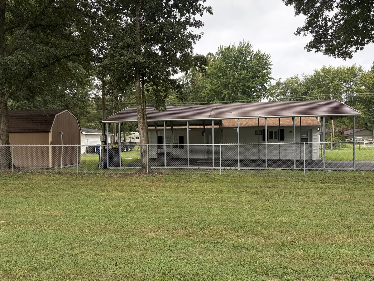 1904 D ST, West Frankfort, IL 62896