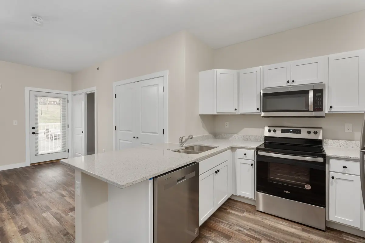1164 Devils Glen RD #309, Bettendorf, IA 52722