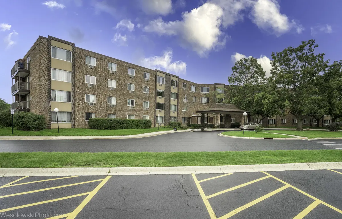 1375 Rebecca DR #408, Hoffman Estates, IL 60169