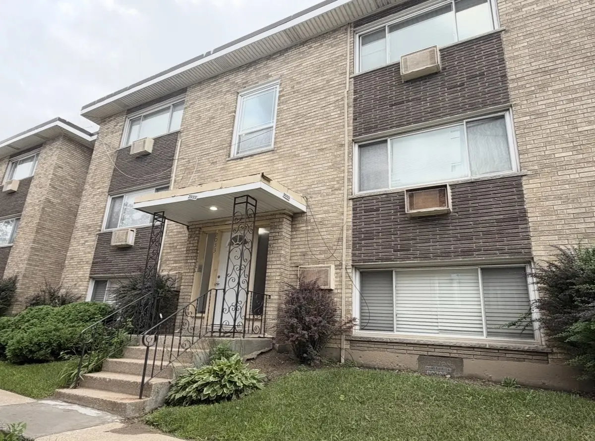 2033 W 111th ST #2N, Chicago, IL 60643