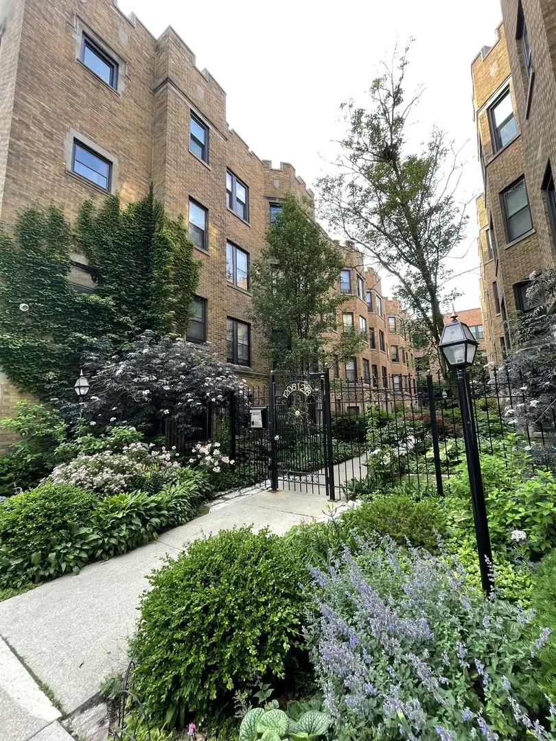 1210 W Jarvis AVE #3S, Chicago, IL 60626