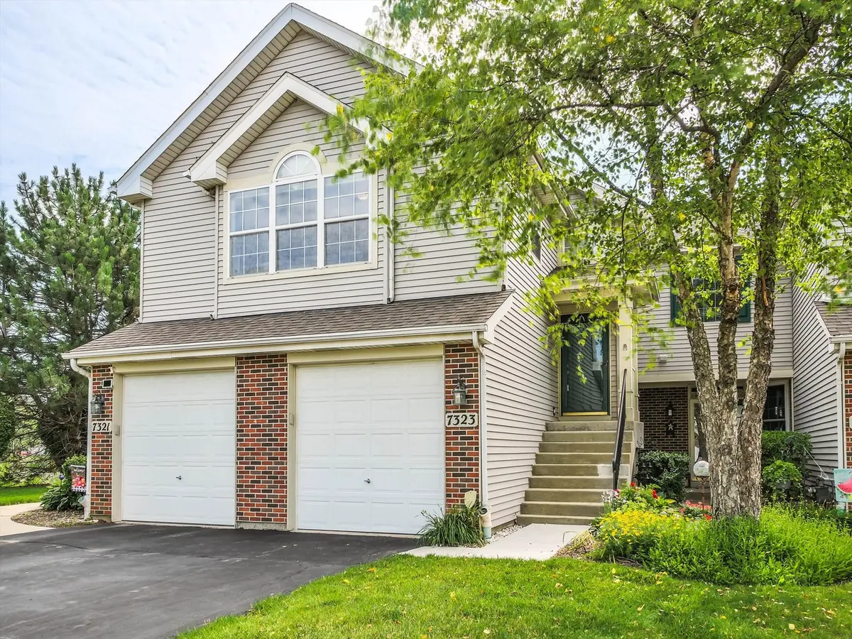 7323 Grandview CT #7323, Carpentersville, IL 60110