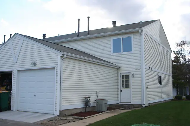 367 MEADOW GREEN LN, Round Lake Beach, IL 60073