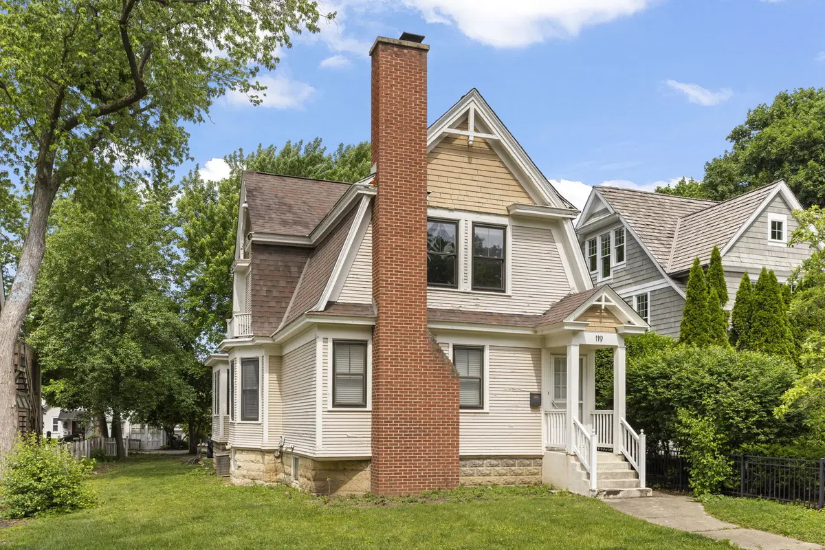 119 S Ellsworth ST, Naperville, IL 60540