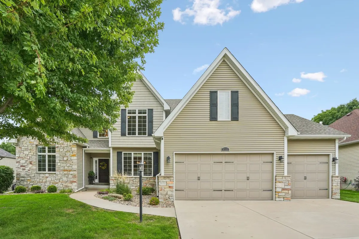 4969 Brittany CT, Bettendorf, IA 52722