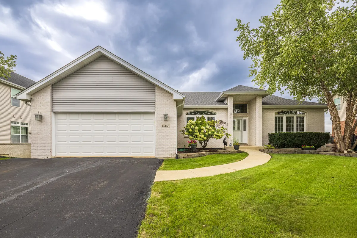 16453 LAKESIDE DR, Lockport, IL 60441
