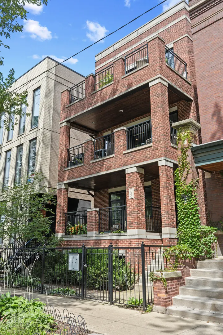 1540 W Wrightwood AVE #2, Chicago, IL 60614