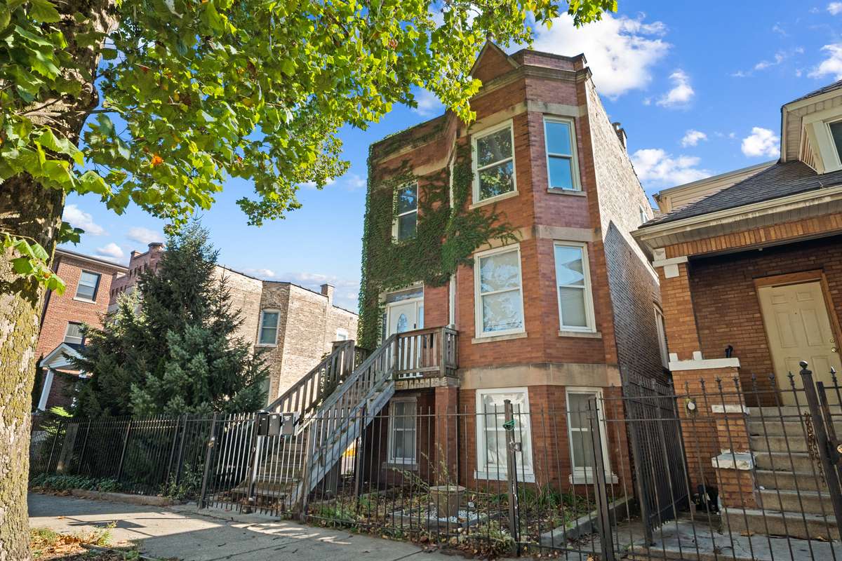 845 N Avers AVE, Chicago, IL 60651