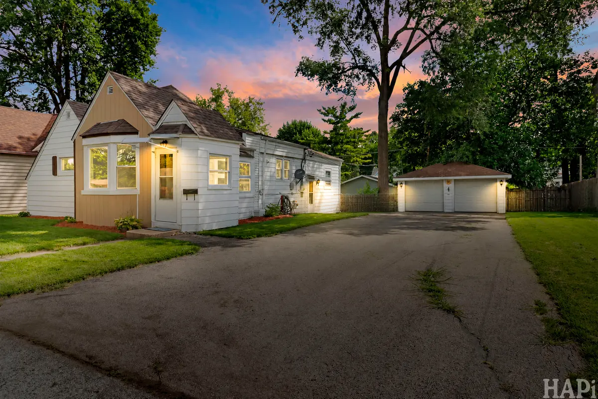 517 Linden DR, Round Lake, IL 60073