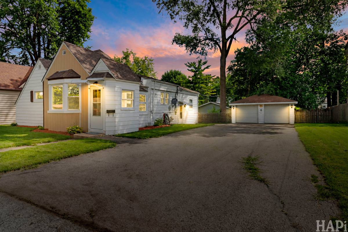 517 Linden DR, Round Lake, IL 60073