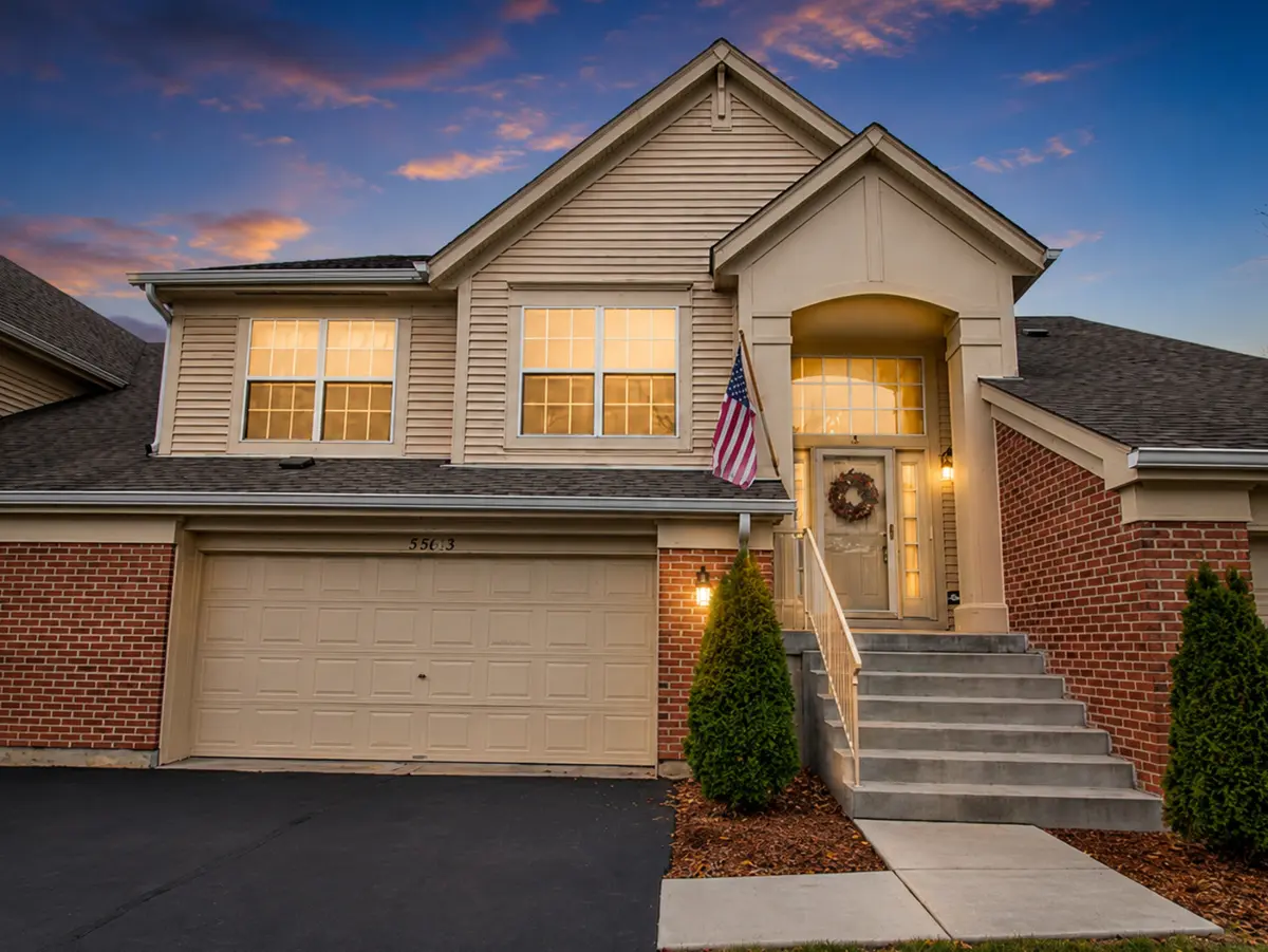 370 Ashford CIR #3, Bartlett, IL 60103