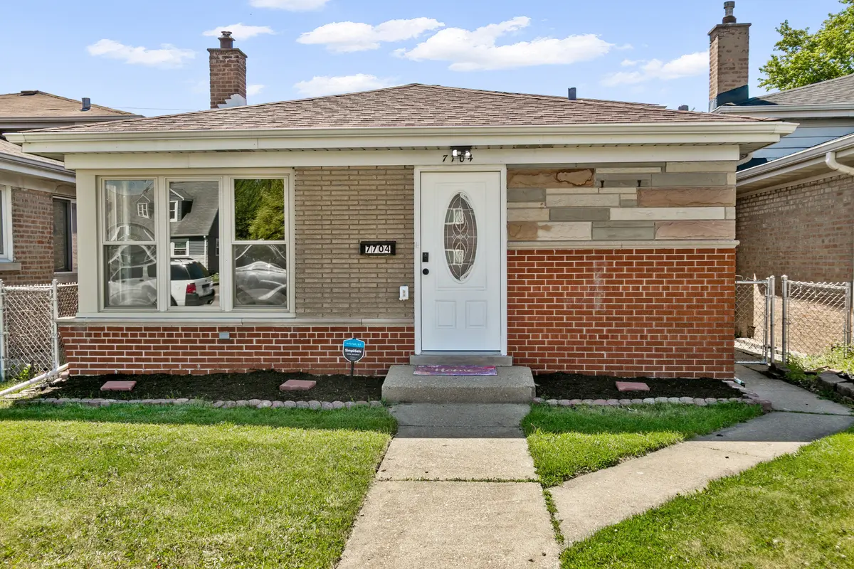 7704 Mcvicker AVE, Burbank, IL 60459