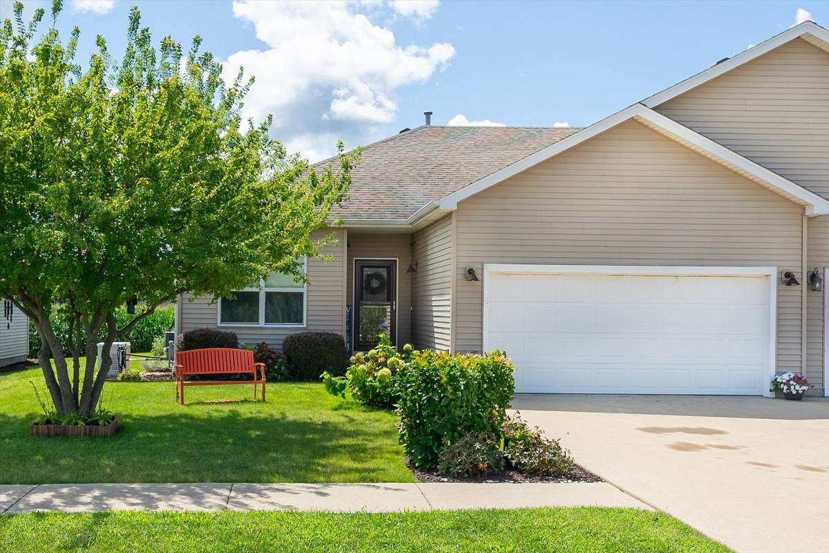 364 Ator DR #B, Lasalle, IL 61301