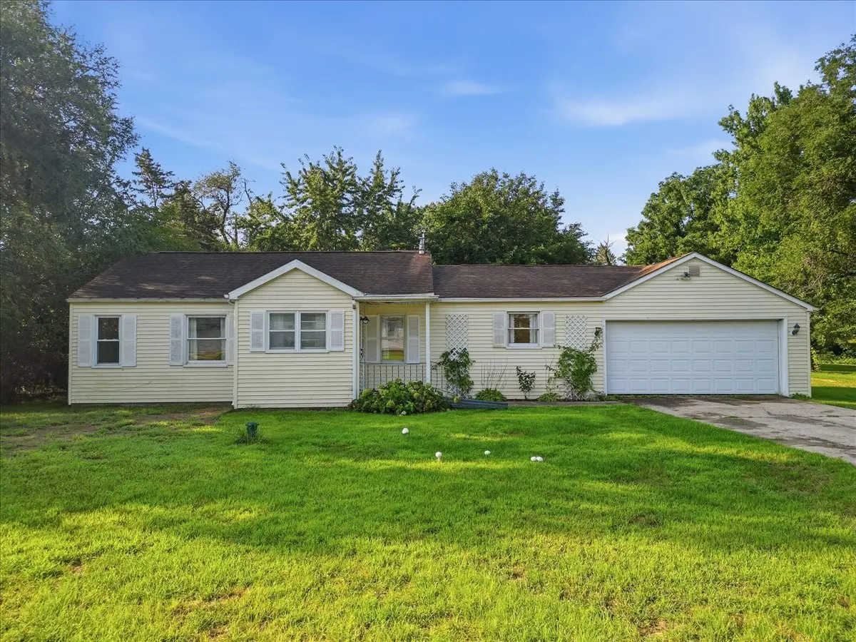 10464 Two Mile RD, Thomson, IL 61285
