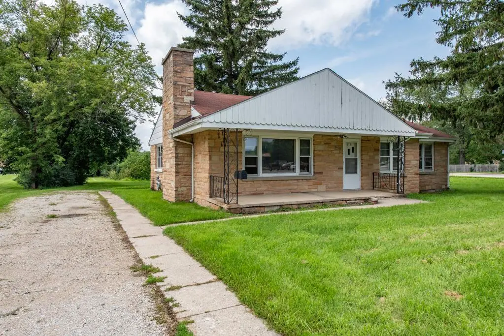 618 N Oplaine RD, Gurnee, IL 60031