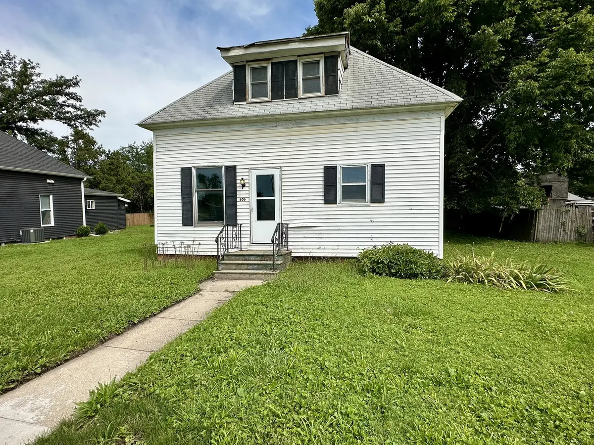 606 E Ethel ST, St. Joseph, IL 61873