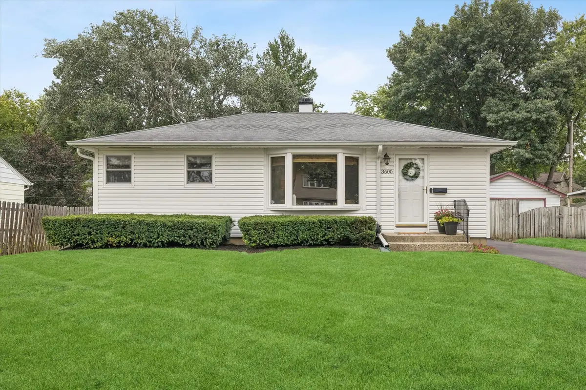 3600 Pheasant DR, Rolling Meadows, IL 60008