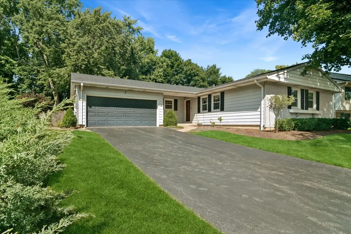 3 Whitehall CT, Buffalo Grove, IL 60089