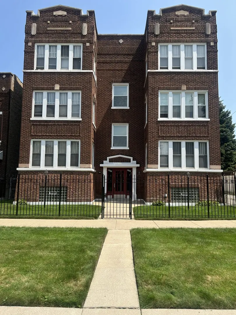 6841 S Dante AVE, Chicago, IL 60637