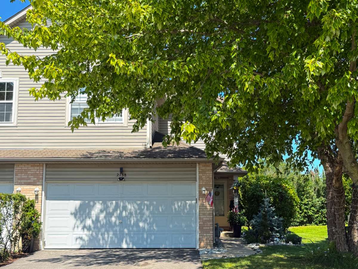 2138 W Adobe DR #2138, Addison, IL 60101