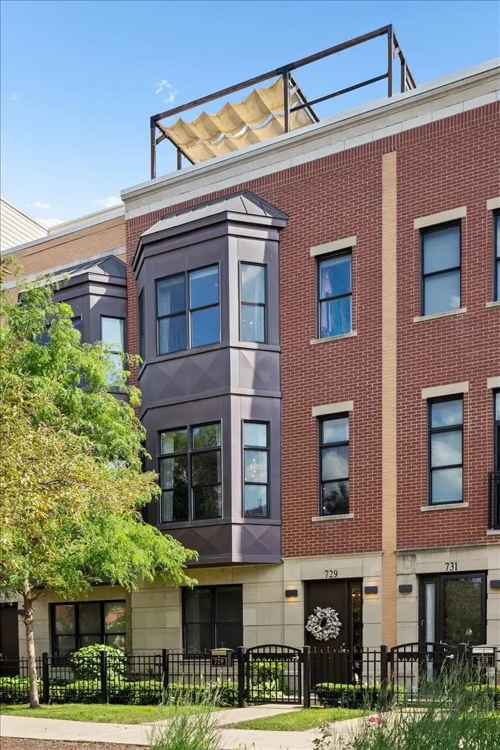 729 W 15th ST, Chicago, IL 60607