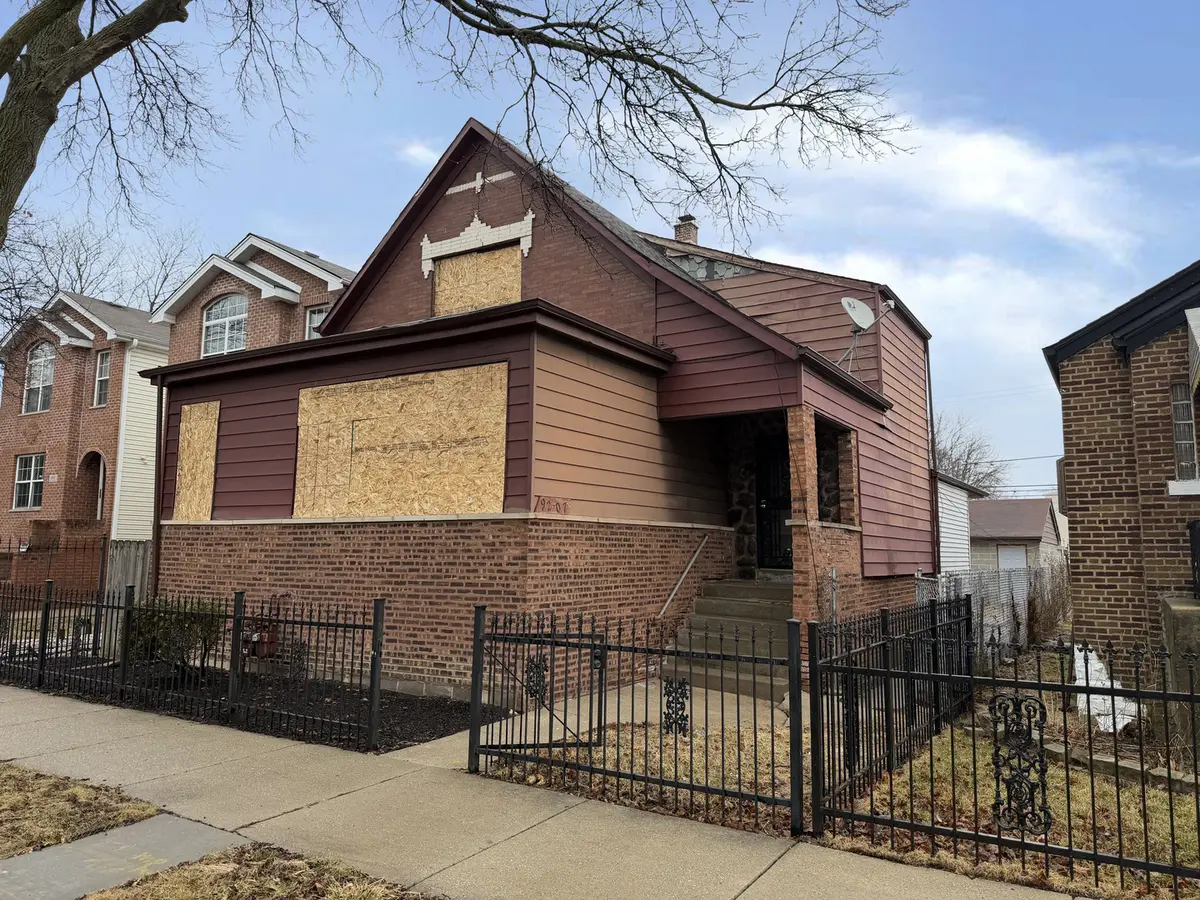 9207 S Ellis AVE, Chicago, IL 60619