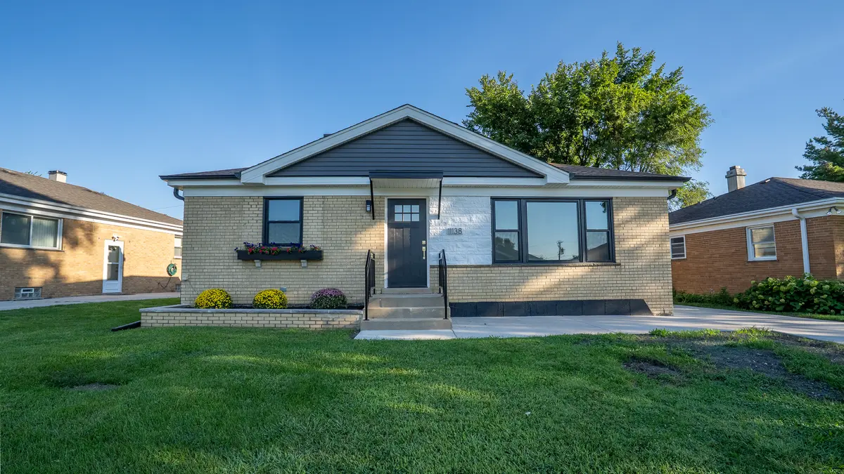 11138 Shaw ST, Westchester, IL 60154