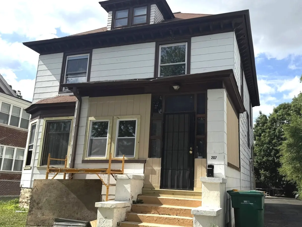 207 2nd AVE, Joliet, IL 60433