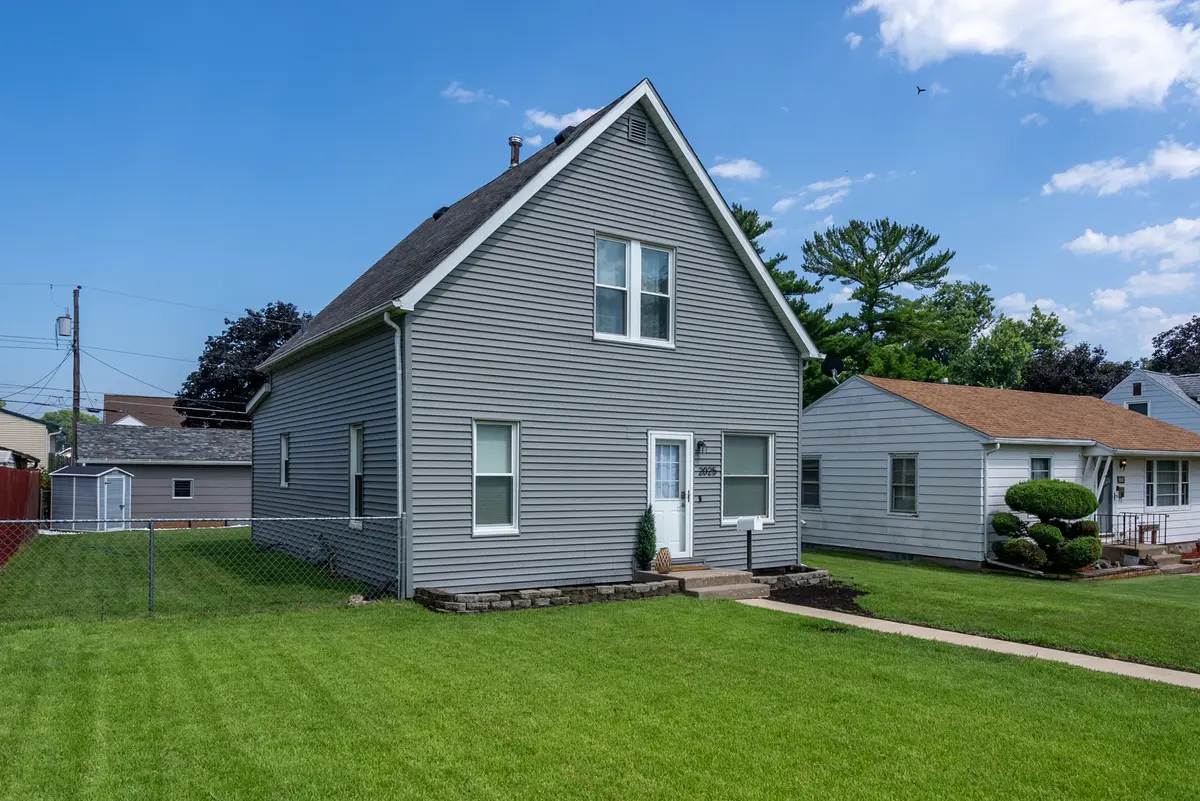 2025 39th ST, Rock Island, IL 61201