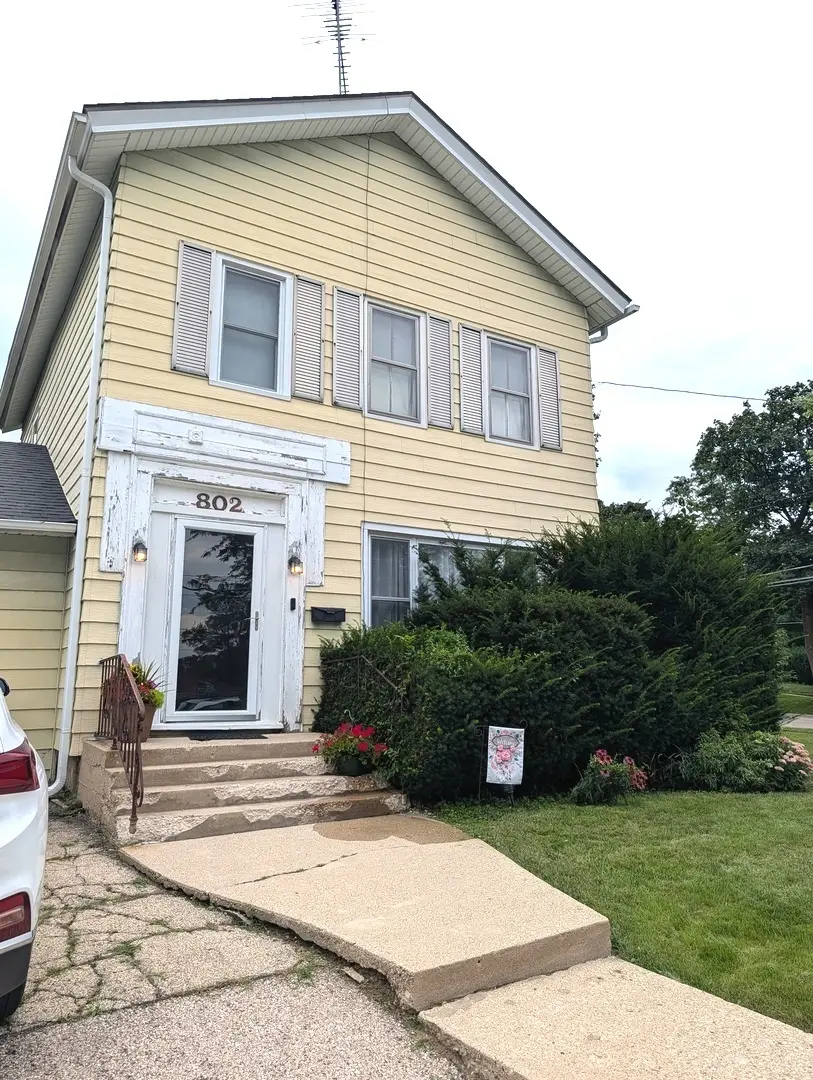 802 Erie ST, Elgin, IL 60123