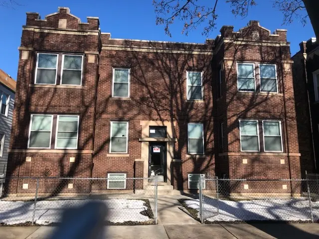 3340 W Berteau AVE #2W, Chicago, IL 60618