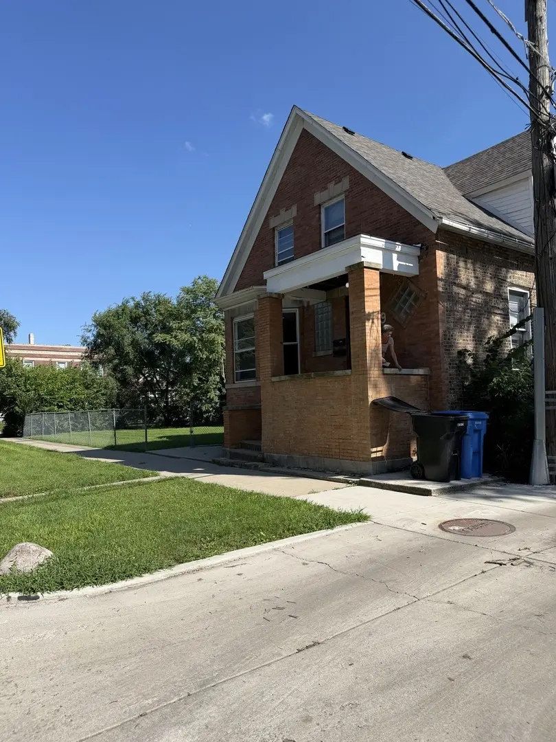 911 W 84th ST, Chicago, IL 60620