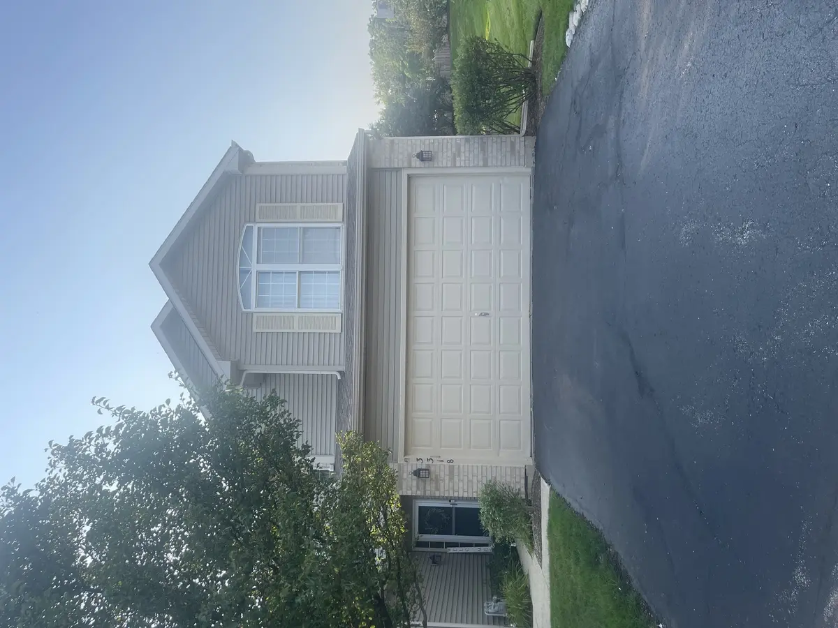 3318 Cottonwood CT, Mchenry, IL 60051