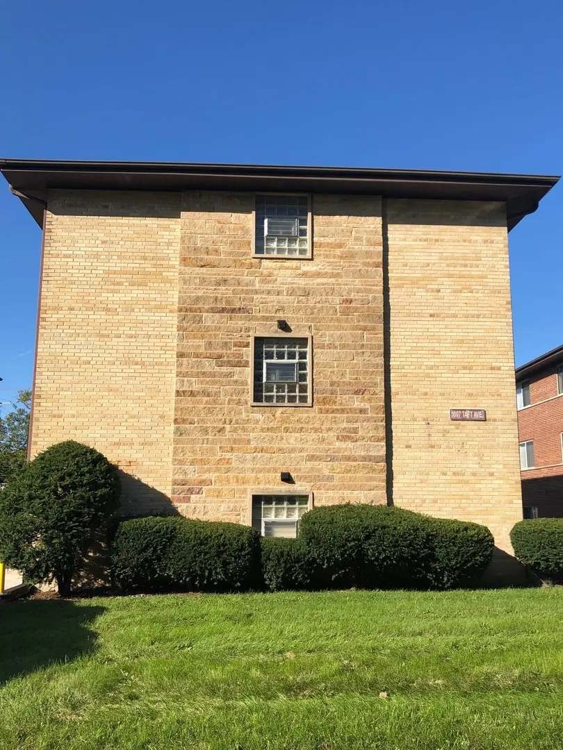 1003 TAFT AVE #1A, Wheaton, IL 60187