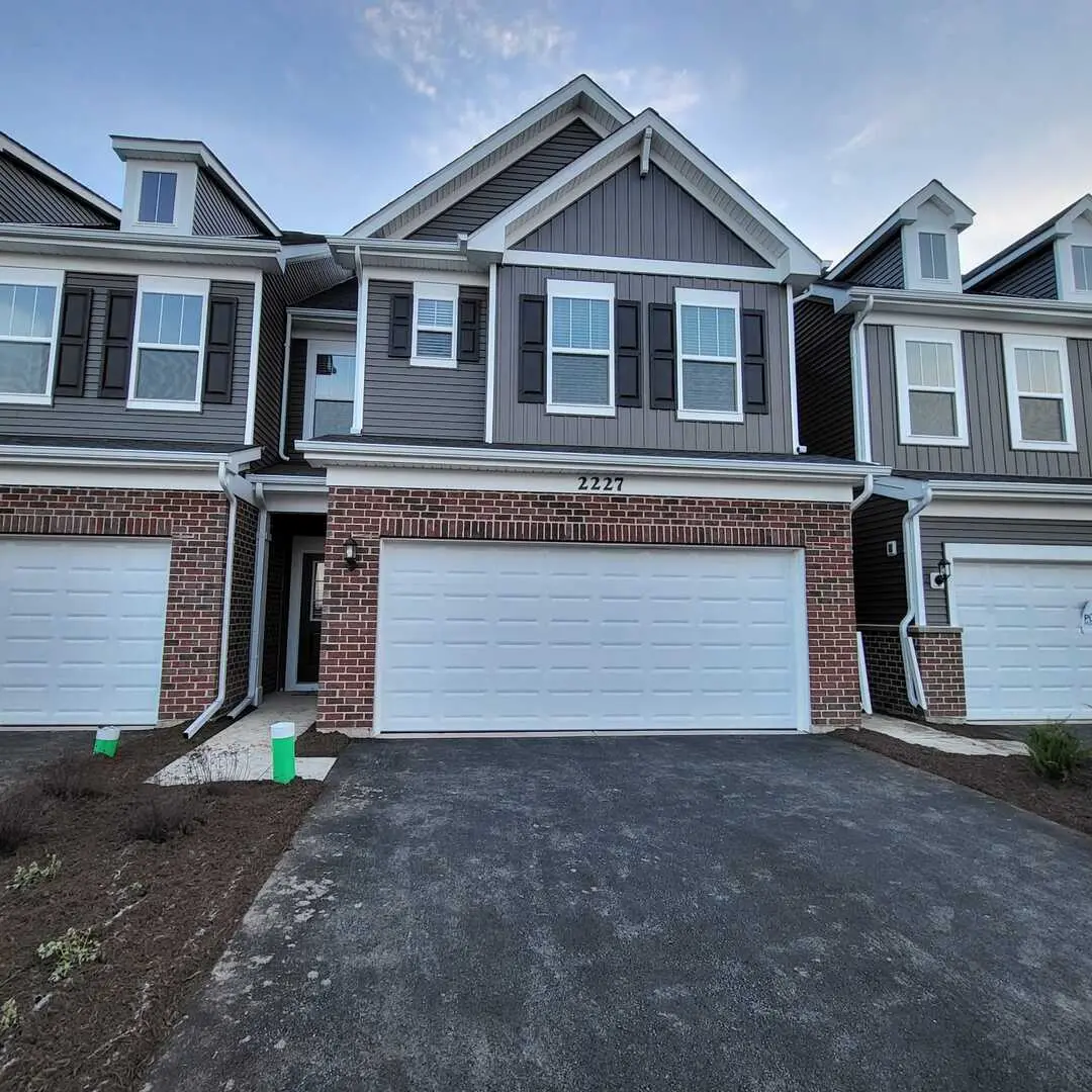 2227 Horseshoe CIR #2227, Naperville, IL 60564