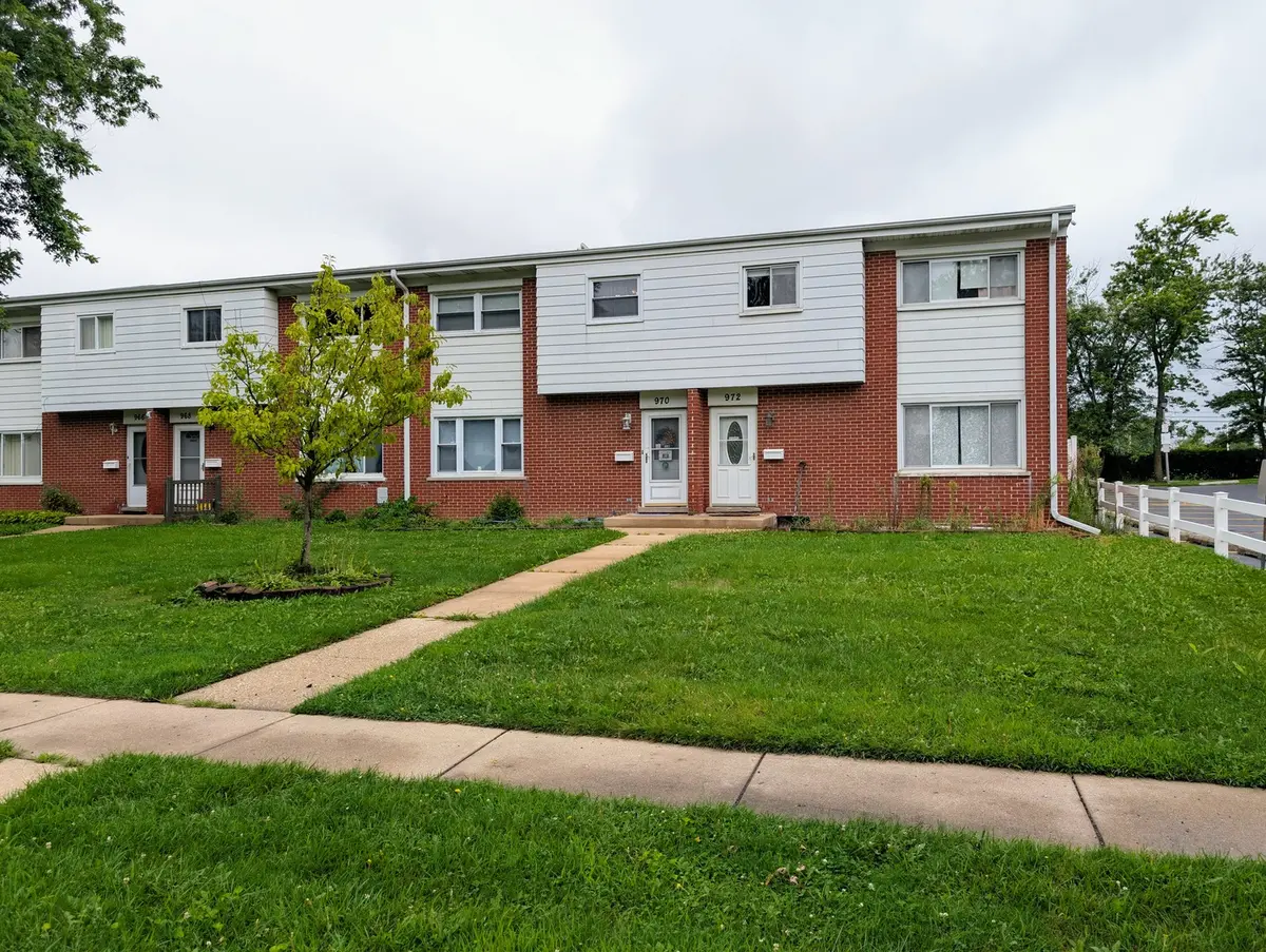 972 N Virginia LN, Elmhurst, IL 60126
