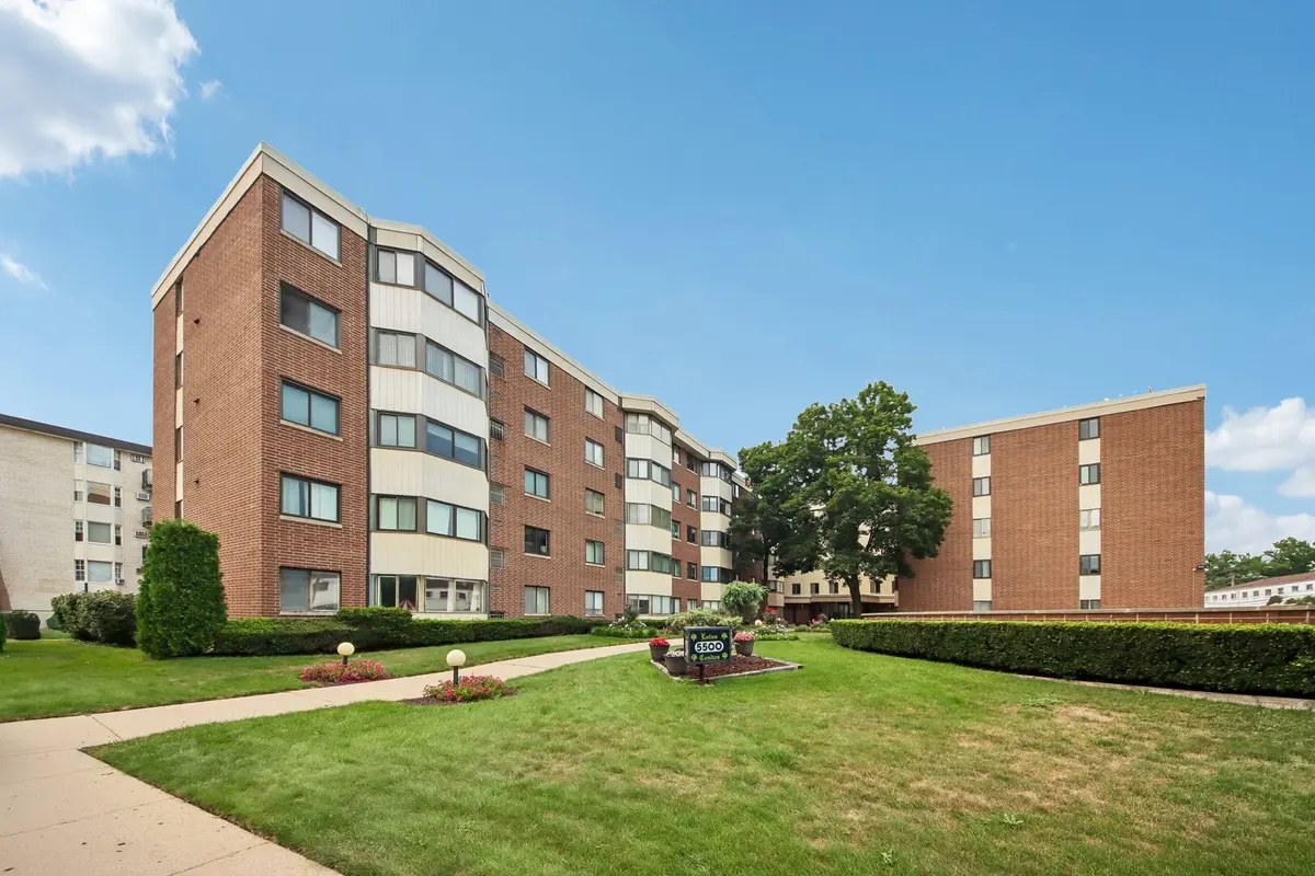 5500 Lincoln AVE #107, Morton Grove, IL 60053