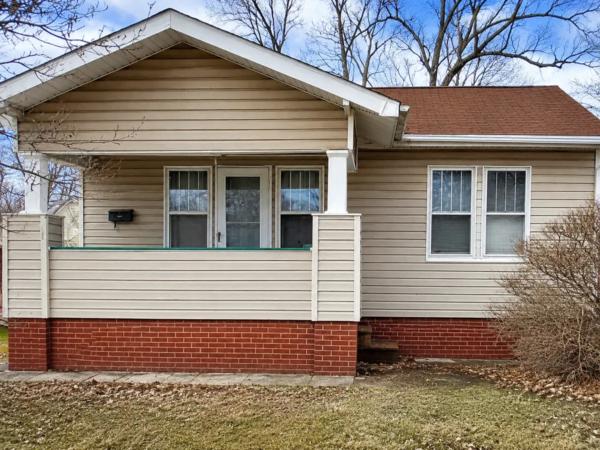 109 N 26th ST, Mattoon, IL 61938