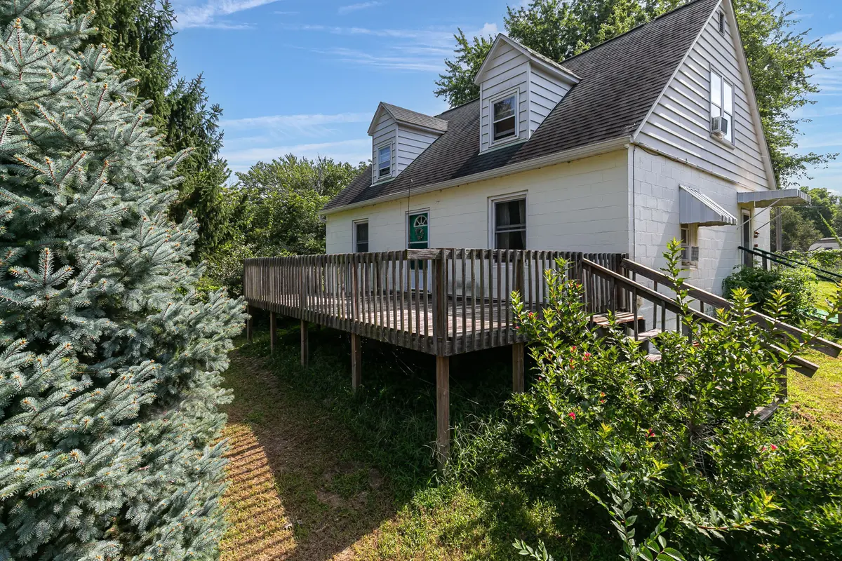 408 West DR, East Moline, IL 61244