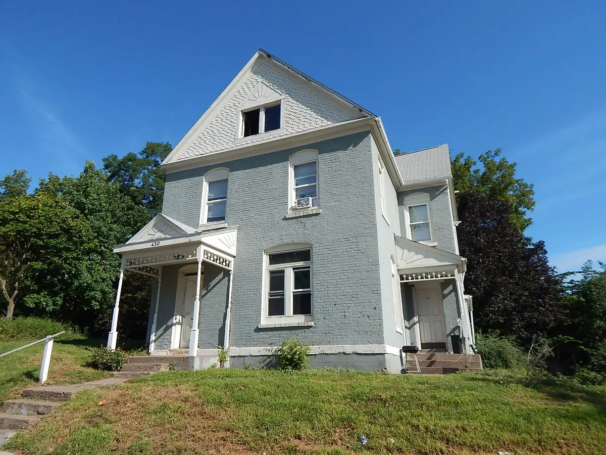 430 E 7th ST, Davenport, IA 52803