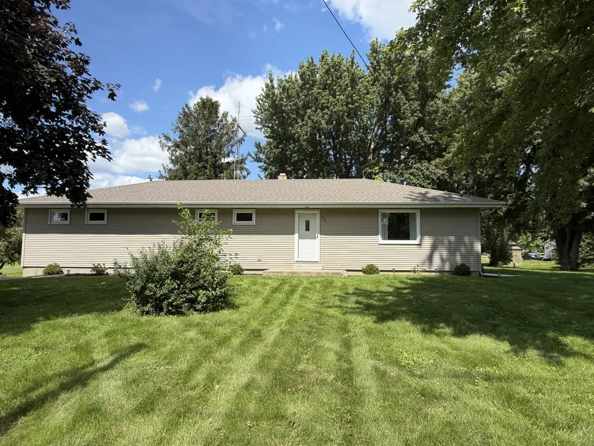 606 W Main ST, Sublette, IL 61367