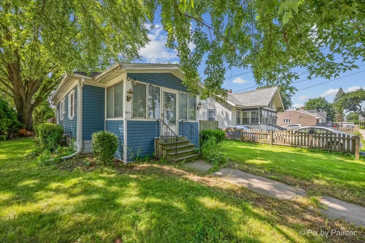 645 Slade AVE, Elgin, IL 60120