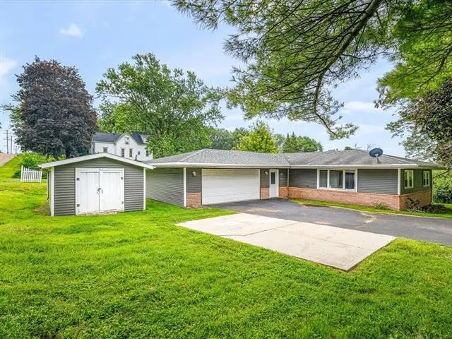 1905 S Walnut RD, Freeport, IL 61032