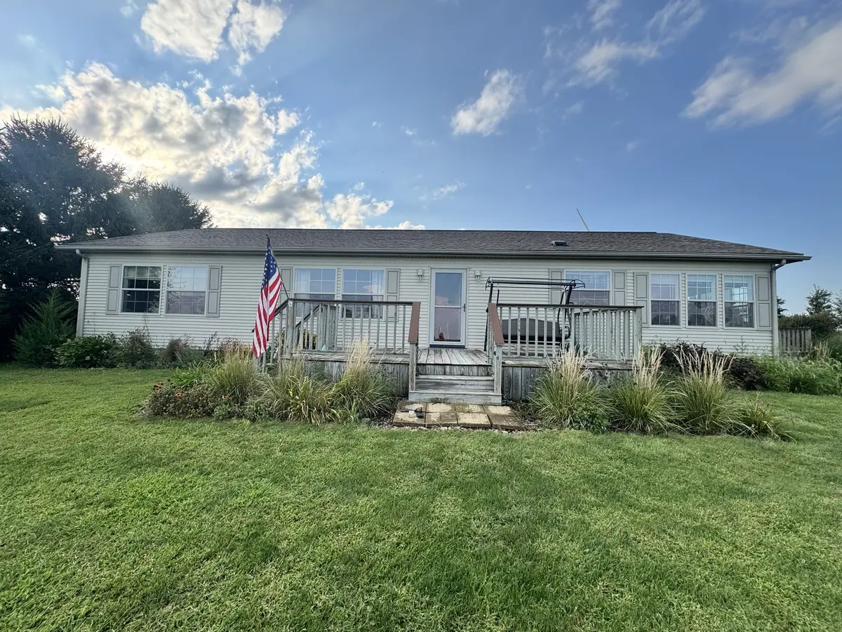 2369 E 2350 North RD, Fithian, IL 61844